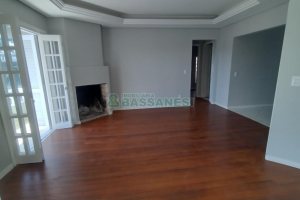 Casa com 148m², 3 dormitórios, 2 vagas, no bairro Santa Corona em Caxias do Sul para Comprar
