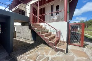 Casa com 90m², 2 dormitórios, 1 vaga, no bairro Jardim Eldorado em Caxias do Sul para Alugar