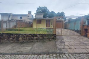 Casa com 78m², 2 dormitórios, 1 vaga, no bairro Charqueadas em Caxias do Sul para Alugar