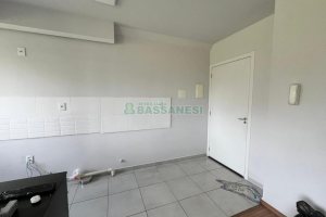 Apartamento com 52m², 2 dormitórios, 1 vaga, no bairro Belo Horizonte em Caxias do Sul para Alugar