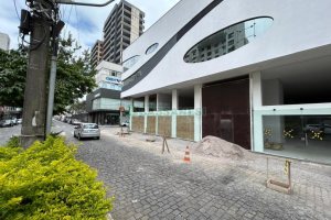 Loja com 472m², 4 vagas, no bairro Centro em Caxias do Sul para Alugar