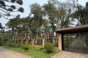 Casa com 100m², 2 dormitórios, 2 vagas, no bairro Ana Rech em Caxias do Sul para Alugar