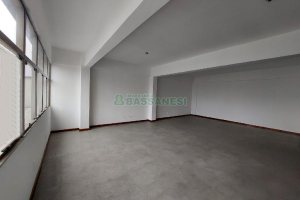 Sala com 60m², no bairro Centro em Caxias do Sul para Alugar