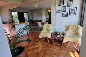 Casa com 250m², 3 dormitórios, 4 vagas, no bairro Salgado Filho em Caxias do Sul para Alugar