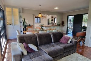 Casa com 250m², 3 dormitórios, 4 vagas, no bairro Salgado Filho em Caxias do Sul para Alugar