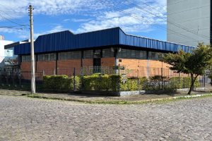 Pavilhão com 670m², no bairro Madureira em Caxias do Sul para Alugar