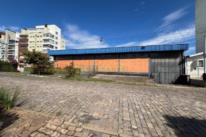 Pavilhão com 670m², no bairro Madureira em Caxias do Sul para Alugar