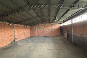 Pavilhão com 670m², no bairro Madureira em Caxias do Sul para Alugar