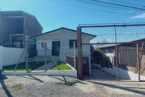 Casa com 263m², 3 dormitórios, 2 vagas, no bairro Charqueadas em Caxias do Sul para Alugar
