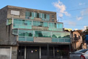 Predio com 422m², 6 vagas, no bairro São Leopoldo em Caxias do Sul para Comprar