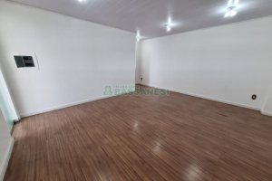 Sala com 36m², no bairro Centro em Caxias do Sul para Alugar