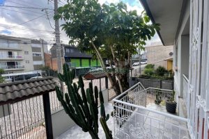 Casa com 250m², 4 dormitórios, 3 vagas, no bairro Nossa Senhora de Lourdes em Caxias do Sul para Comprar