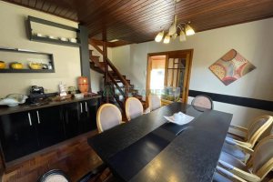 Casa com 180m², 3 dormitórios, 2 vagas, no bairro Fatima em Caxias do Sul para Alugar