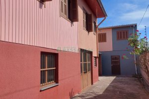 Casa com 56m², 2 dormitórios, 1 vaga, no bairro Rio Branco em Caxias do Sul para Alugar