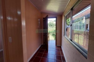 Casa com 56m², 2 dormitórios, 1 vaga, no bairro Rio Branco em Caxias do Sul para Alugar