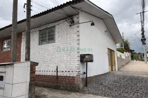 Casa com 62m², 2 dormitórios, no bairro Cidade Industrial em Caxias do Sul para Alugar