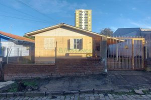 Casa com 70m², no bairro Santa Lúcia em Caxias do Sul para Comprar