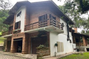 Chácara com 393m², 4 dormitórios, 4 vagas, no bairro Linha 30 em Caxias do Sul para Comprar