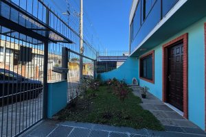 Casa Mobiliada com 190m², 3 dormitórios, 3 vagas, no bairro Cinqüentenário em Caxias do Sul para Alugar