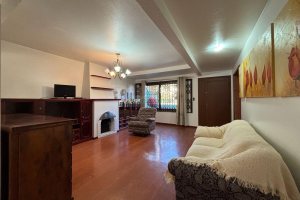 Casa Mobiliada com 190m², 3 dormitórios, 3 vagas, no bairro Cinqüentenário em Caxias do Sul para Alugar