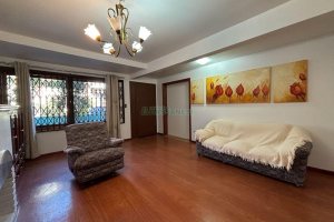 Casa Mobiliada com 190m², 3 dormitórios, 3 vagas, no bairro Cinqüentenário em Caxias do Sul para Alugar