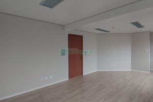 Sala com 34m², no bairro Pio X em Caxias do Sul para Alugar