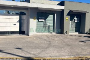 Casa com 144m², 2 dormitórios, 2 vagas, no bairro São Luiz em Caxias do Sul para Comprar