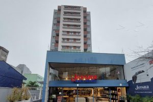 Apto Mobiliado com 60m², 1 dormitório, 1 vaga, no bairro Lourdes em Caxias do Sul para Alugar