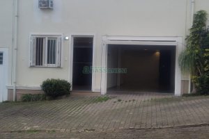Sobrado com 104m², 3 dormitórios, 2 vagas, no bairro Santa Lúcia em Caxias do Sul para Comprar