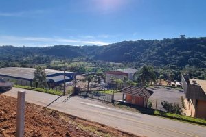 Terreno com 5455m², no bairro Maestra em Caxias do Sul para Comprar