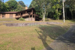 Casa com 300m², 3 dormitórios, 2 vagas, no bairro Linha 40 em Caxias do Sul para Comprar