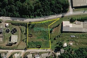 Terreno com 5814m², no bairro Maestra em Caxias do Sul para Comprar