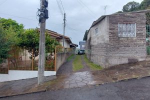 Casa com 54m², 3 dormitórios, 1 vaga, no bairro São Cristóvão em Caxias do Sul para Alugar