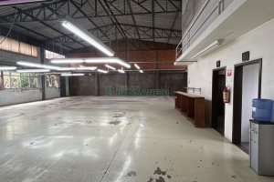 Pavilhão com 380m², no bairro Lourdes em Caxias do Sul para Alugar