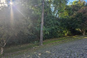 Terreno com 801m², no bairro Cinqüentenário em Caxias do Sul para Comprar