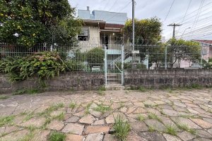 Casa com 110m², 3 dormitórios, no bairro Pio X em Caxias do Sul para Alugar