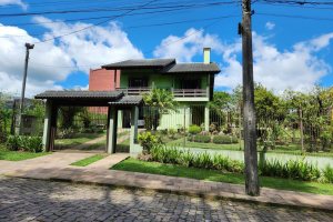 Casa com 264m², 3 dormitórios, 4 vagas, no bairro Bela Vista em Caxias do Sul para Comprar