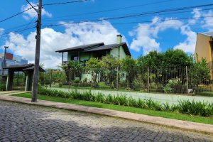 Casa com 264m², 3 dormitórios, 4 vagas, no bairro Bela Vista em Caxias do Sul para Comprar