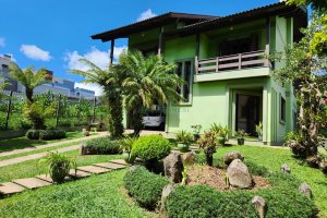 Casa com 264m², 3 dormitórios, 4 vagas, no bairro Bela Vista em Caxias do Sul para Comprar