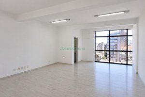 Sala com 40m², no bairro Centro em Caxias do Sul para Alugar
