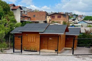 Casa com 60m², 2 dormitórios, 1 vaga, no bairro Esplanada em Caxias do Sul para Alugar