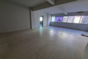 Sala com 62m², no bairro Centro em Caxias do Sul para Alugar ou Comprar