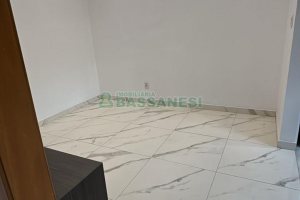 Casa com 170m², 3 dormitórios, 2 vagas, no bairro Kayser em Caxias do Sul para Alugar
