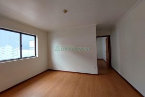 Apartamento com 70m², 2 dormitórios, 1 vaga, no bairro Petrópolis em Caxias do Sul para Alugar
