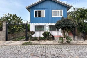 Casa com 74m², 3 dormitórios, 1 vaga, no bairro Madureira em Caxias do Sul para Alugar