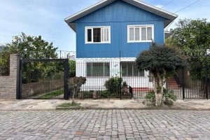 Casa com 74m², 3 dormitórios, 1 vaga, no bairro Madureira em Caxias do Sul para Alugar