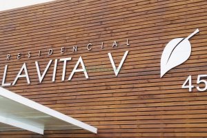 Apartamento com 58m², 2 dormitórios, 1 vaga, no bairro Vinhedos em Caxias do Sul para Alugar