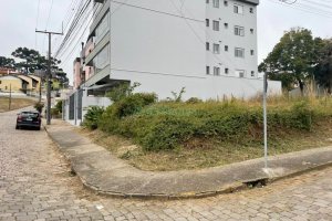 Terreno com 360m², no bairro Vinhedos em Caxias do Sul para Comprar