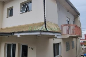 Casa com 428m², 5 dormitórios, 3 vagas, no bairro Petrópolis em Caxias do Sul para Comprar