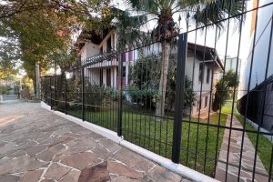 Casa Comercial com 270m², 3 dormitórios, 3 vagas, no bairro Santa Catarina em Caxias do Sul para Alugar